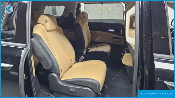 KIA CARNIVAL DIESEL 9-SEATER SIGNATURE