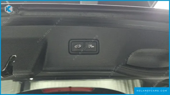 KIA CARNIVAL DIESEL 9-SEATER SIGNATURE