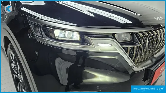 KIA CARNIVAL DIESEL 9-SEATER SIGNATURE
