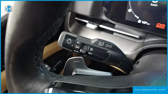 KIA CARNIVAL DIESEL 9-SEATER SIGNATURE