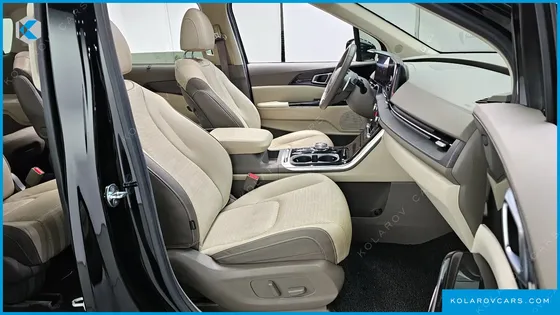 KIA CARNIVAL 9-SEATER NOBLESSE