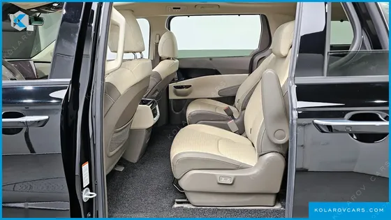 KIA CARNIVAL 9-SEATER NOBLESSE