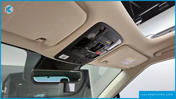 KIA CARNIVAL 9-SEATER NOBLESSE