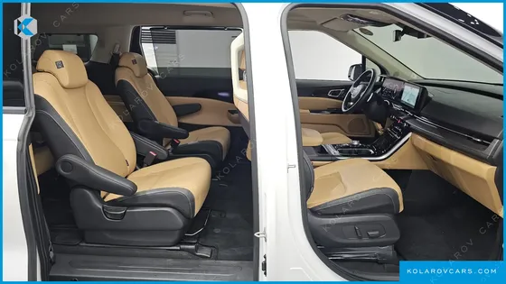 KIA CARNIVAL GASOLINE 9-SEATER SIGNATURE