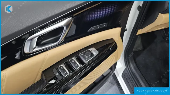 KIA CARNIVAL GASOLINE 9-SEATER SIGNATURE
