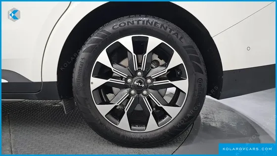 KIA CARNIVAL GASOLINE 9-SEATER SIGNATURE