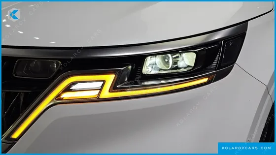 KIA CARNIVAL GASOLINE 9-SEATER SIGNATURE