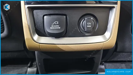 KIA CARNIVAL GASOLINE 9-SEATER SIGNATURE