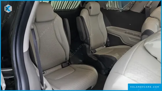 KIA CARNIVAL GASOLINE 9-SEATER HI-LIMOUSINE