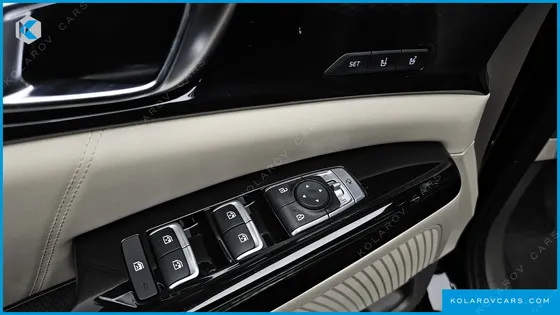 KIA CARNIVAL GASOLINE 9-SEATER HI-LIMOUSINE