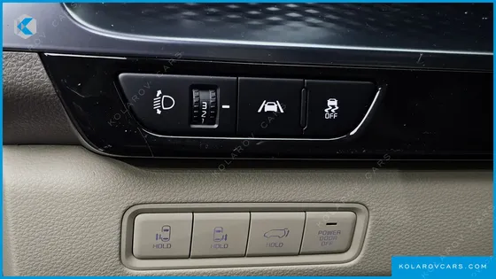 KIA CARNIVAL GASOLINE 9-SEATER HI-LIMOUSINE