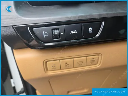 KIA CARNIVAL 7-SEATER SIGNATURE
