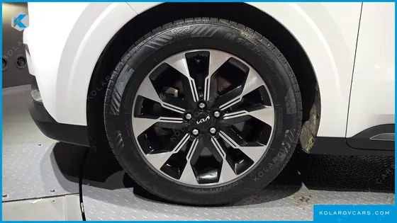KIA CARNIVAL DIESEL 9-SEATER NOBLESSE