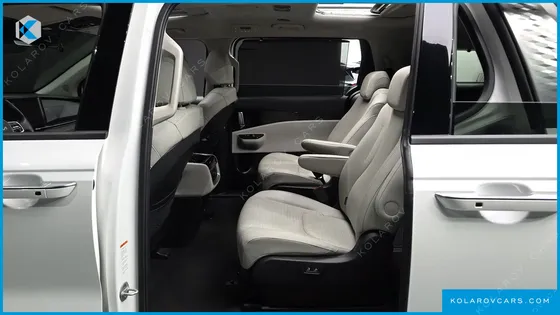 KIA CARNIVAL DIESEL 9-SEATER NOBLESSE