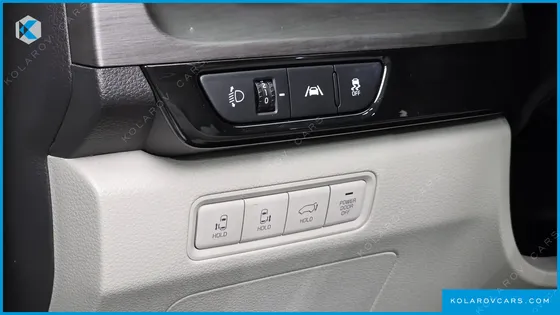 KIA CARNIVAL DIESEL 9-SEATER NOBLESSE