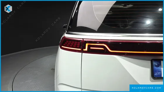 KIA CARNIVAL DIESEL 9-SEATER NOBLESSE