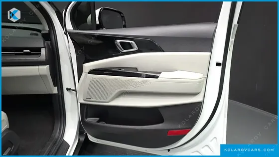 KIA CARNIVAL DIESEL 9-SEATER NOBLESSE