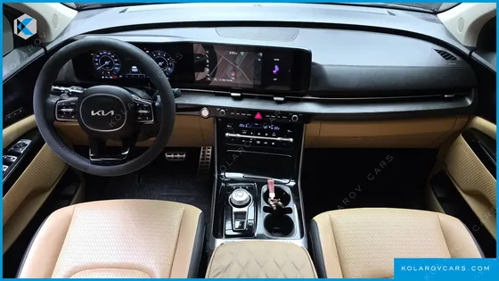 KIA CARNIVAL GASOLINE 7-SEATER SIGNATURE