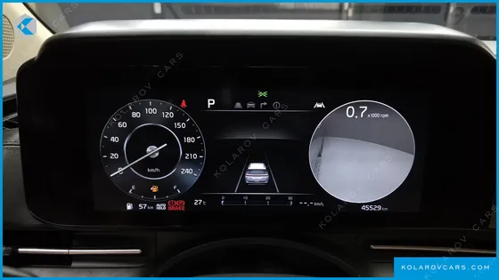 KIA CARNIVAL GASOLINE 7-SEATER SIGNATURE