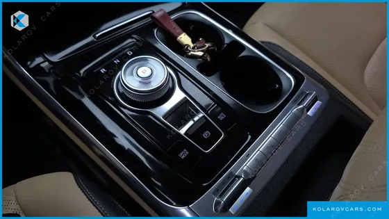KIA CARNIVAL GASOLINE 7-SEATER SIGNATURE