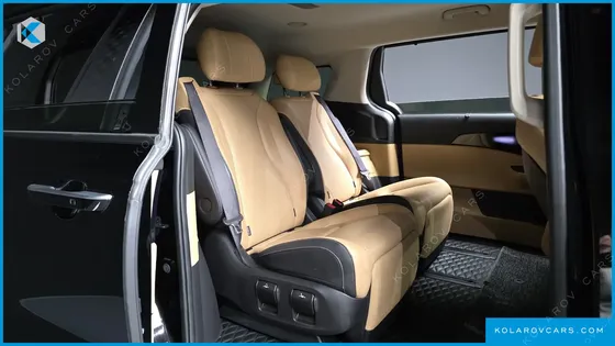 KIA CARNIVAL GASOLINE 7-SEATER SIGNATURE