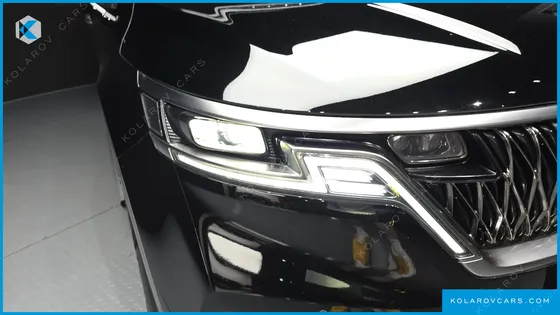 KIA CARNIVAL GASOLINE 7-SEATER SIGNATURE