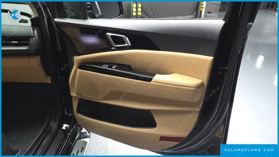 KIA CARNIVAL GASOLINE 7-SEATER SIGNATURE