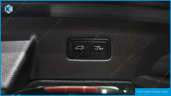 KIA CARNIVAL GASOLINE 7-SEATER SIGNATURE