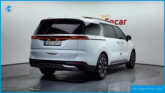 KIA CARNIVAL DIESEL 9-SEATER SIGNATURE