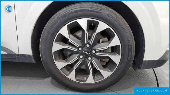 KIA CARNIVAL DIESEL 9-SEATER SIGNATURE