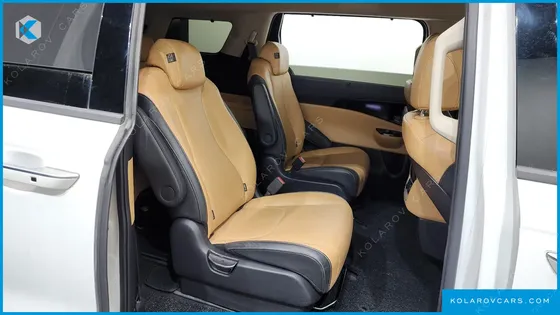 KIA CARNIVAL DIESEL 9-SEATER SIGNATURE