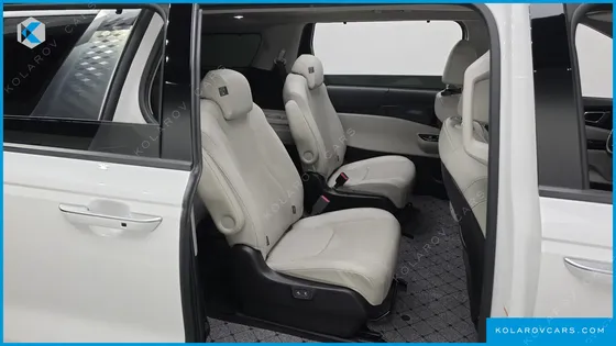 KIA CARNIVAL DIESEL 9-SEATER SIGNATURE