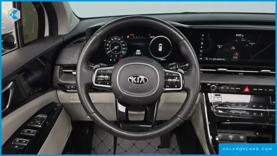 KIA CARNIVAL DIESEL 9-SEATER SIGNATURE