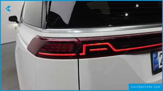KIA CARNIVAL DIESEL 9-SEATER SIGNATURE