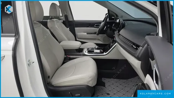 KIA CARNIVAL DIESEL 9-SEATER SIGNATURE