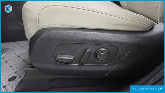 KIA CARNIVAL DIESEL 9-SEATER SIGNATURE
