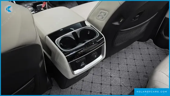KIA CARNIVAL DIESEL 9-SEATER SIGNATURE