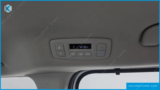 KIA CARNIVAL DIESEL 9-SEATER SIGNATURE