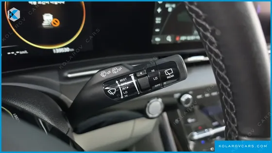KIA CARNIVAL DIESEL 9-SEATER SIGNATURE