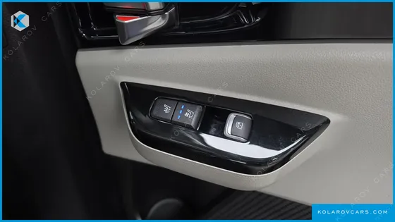 KIA CARNIVAL DIESEL 9-SEATER SIGNATURE