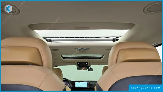 KIA CARNIVAL GASOLINE 7-SEATER SIGNATURE