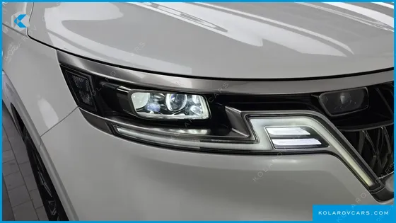 KIA CARNIVAL GASOLINE 7-SEATER SIGNATURE