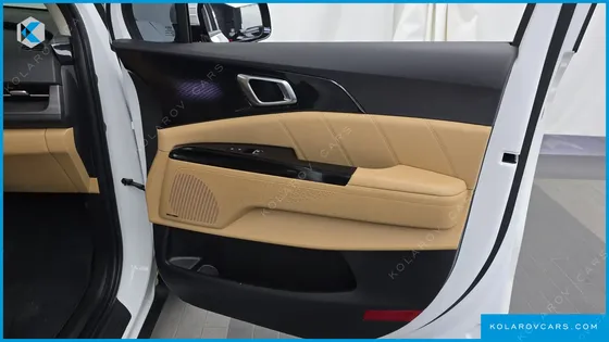 KIA CARNIVAL GASOLINE 7-SEATER SIGNATURE