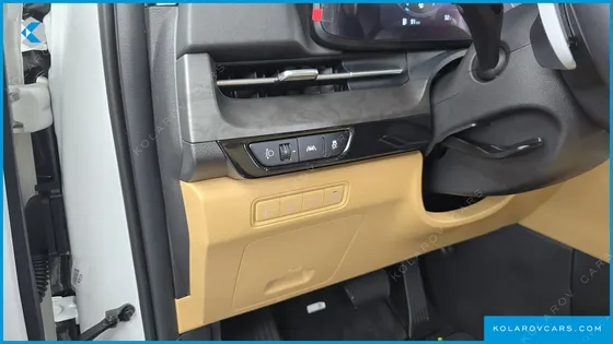 KIA CARNIVAL GASOLINE 7-SEATER SIGNATURE