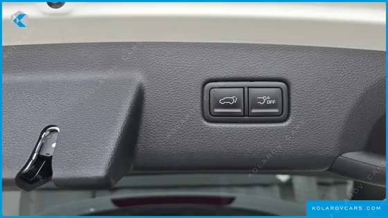 KIA CARNIVAL GASOLINE 7-SEATER SIGNATURE