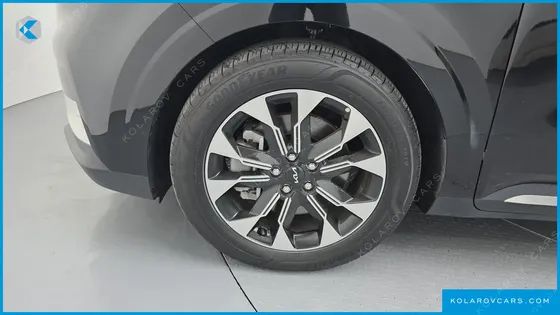 KIA CARNIVAL DIESEL 9-SEATER NOBLESSE