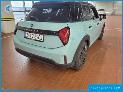 MINI COOPER 5 DOOR FAVOURED