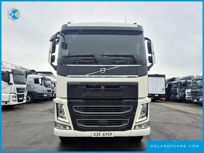 VOLVO CARGO TRUCK 8X4