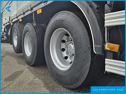 VOLVO CARGO TRUCK 8X4