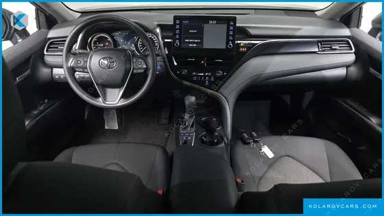 TOYOTA CAMRY 2.5 LE HYBRID
